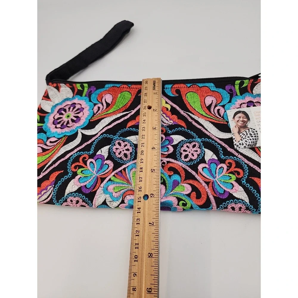 NWT fair trade Handmade embroidered wristlet floral‎ clutch bag - Picture 4 of 7